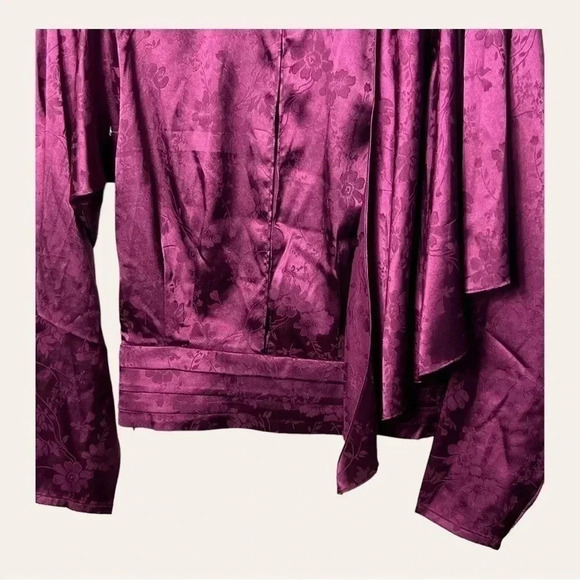 1243.‎ RONNY KOBO COLLECTION MONET TOP PURPLE FLORAL SATIN OPEN SLIT BACK SMALL - Picture 12 of 13